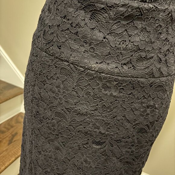 EXPRESS | Black Lace Pencil Skirt | Size 4 - Picture 3 of 8